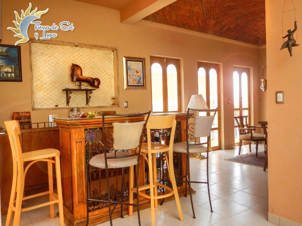 Hotel Tierra De Sol Y Luna Альенде Экстерьер фото