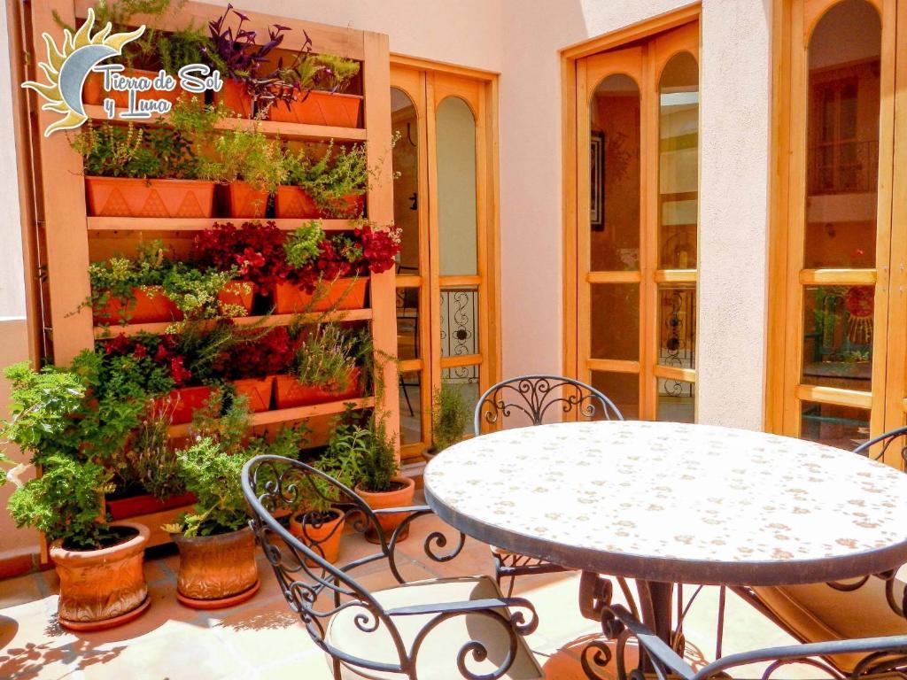 Hotel Tierra De Sol Y Luna Альенде Экстерьер фото